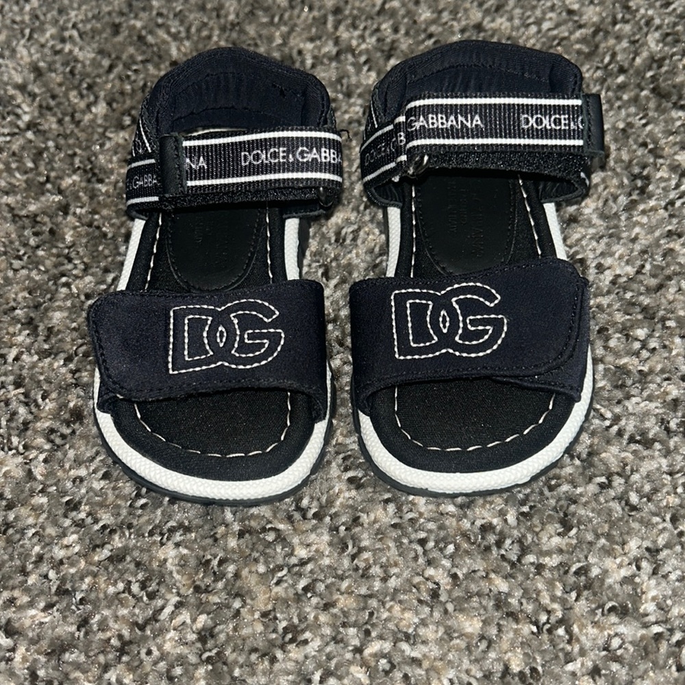 Dolce & Gabbana Kids
logo-print touch-strap sandals size 19 eur